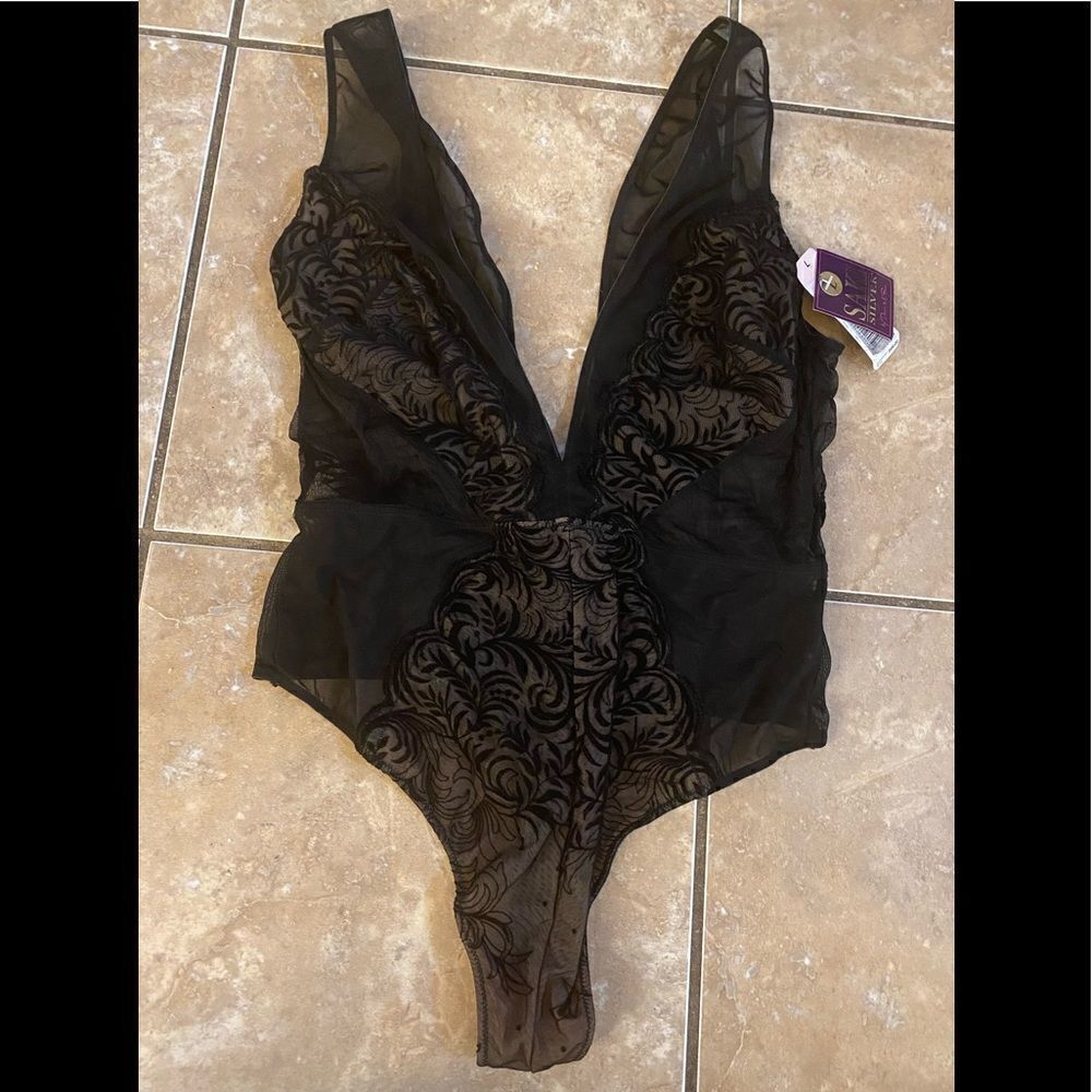 NWT Saki L Bodysuit 